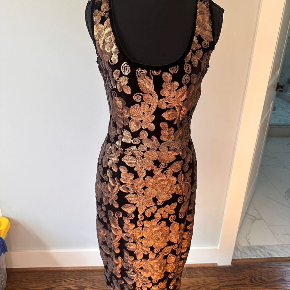 Tatyana Elegant Black and Gold Backless Dress